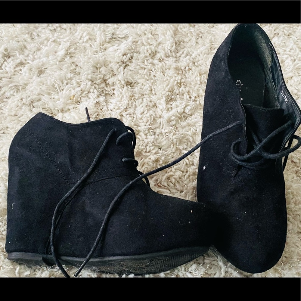 8 size black platform booties